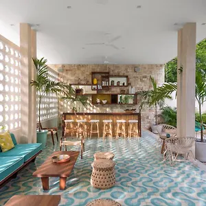 فندق Tiki Tiki, تولوم